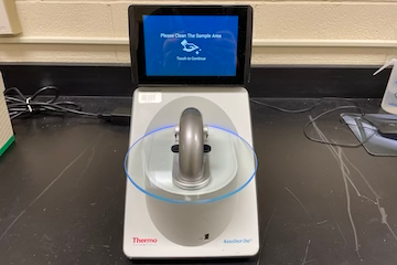 An image of the Nanodrop OneC Spectrophotometer