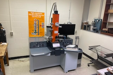 An image of the Zeiss EM-900 microscope